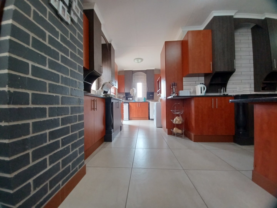 3 Bedroom Property for Sale in Wilkoppies North West